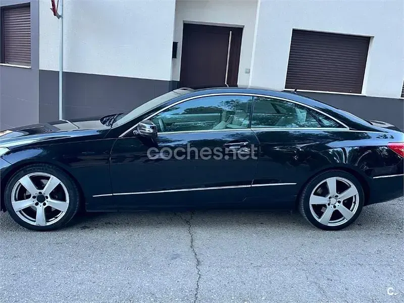 Usado Mercedes E250 204 CV (150 kW) 2011 Negro Coupe