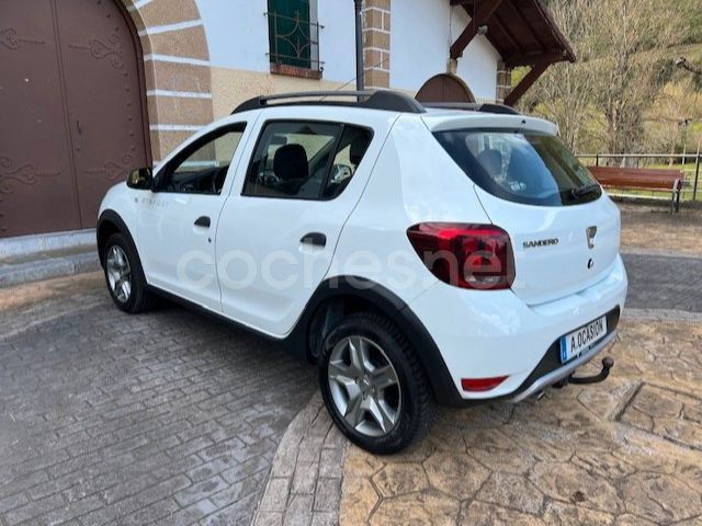 Usado Dacia Sandero Essentiel 90 CV (66 kW) 2019 Blanco Utilitario