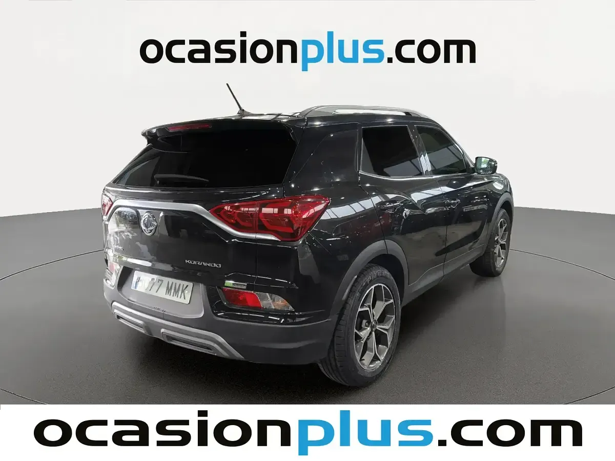 Usado SsangYong Korando 149 CV (109 kW) 2023 Negro Pickup/Camioneta