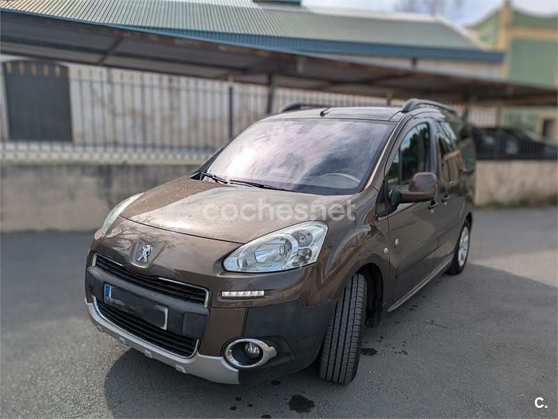 Usado Peugeot Partner Tepee Outdoor 92 CV (67 kW) 2014 Beige Monovolumen