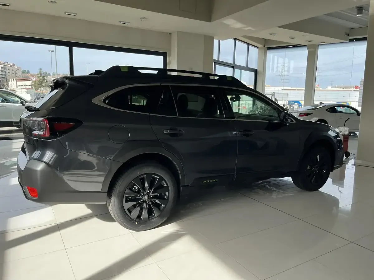 Nuevo Subaru Outback 169 CV (124 kW) 2025 Gris SUV