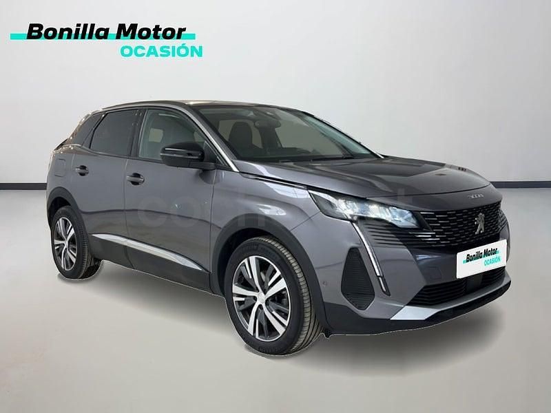 Usado Peugeot 3008 Allure 130 CV (95 kW) 2022 Gris / plata SUV