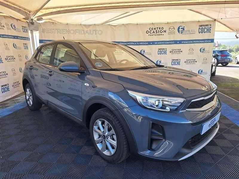 Gris Usado 2023 Kia Stonic Plus SUV | 14.200 € (Buen precio) - Imagen 1/4