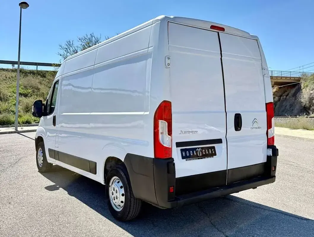 Usado Citroën Jumper 120 CV (88 kW) 2020 Blanco Monovolumen