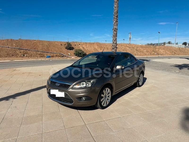 Beige Usado 2008 Ford Focus Cabriolet Titanium Descapotable | 4999 € (Precio justo) - Imagen 1/4