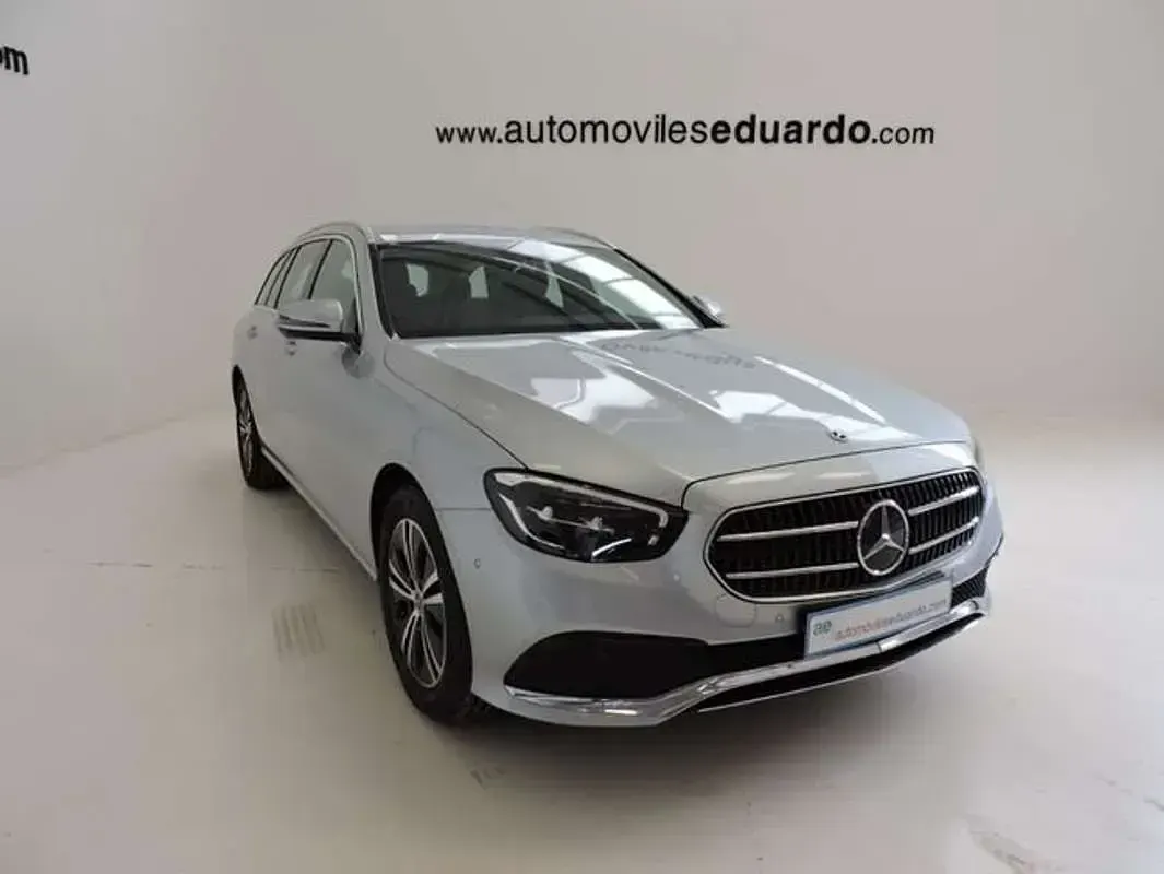 Usado Mercedes E220 194 CV (142 kW) 2022 Plateado Familiar