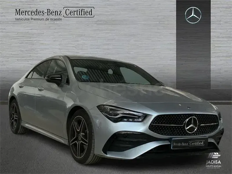 Usado Mercedes CLA200 163 CV (119 kW) 2025 Blanco Berlina