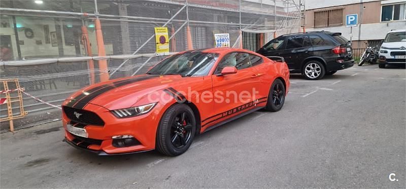 Usado Ford Mustang Fastback 314 CV (230 kW) 2015 Naranja Coupe