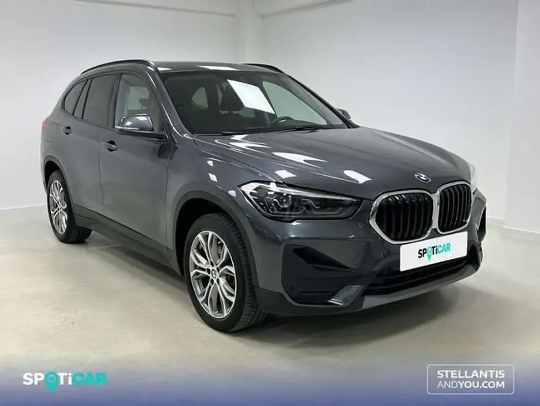 Usado BMW X1 136 CV (100 kW) 2021 Gris SUV