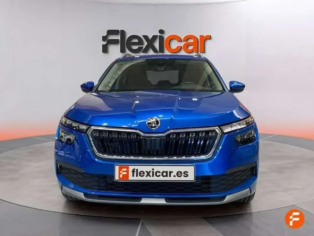 Usado Skoda Kamiq Ambition 110 CV (80 kW) 2022 Azul SUV