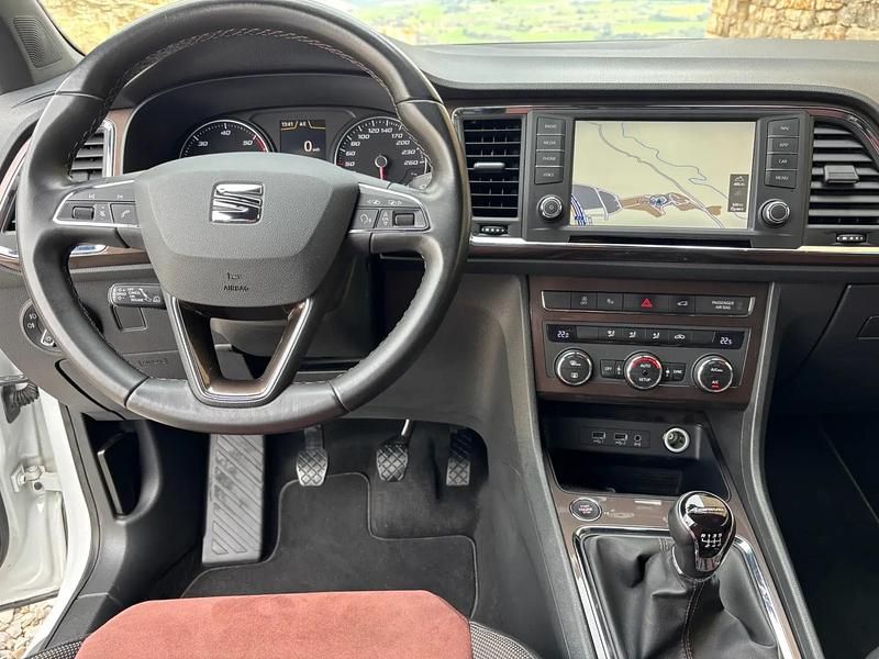 Begagnad Seat Ateca 4Drive 150 HK (110 kW) 2016 Vit SUV