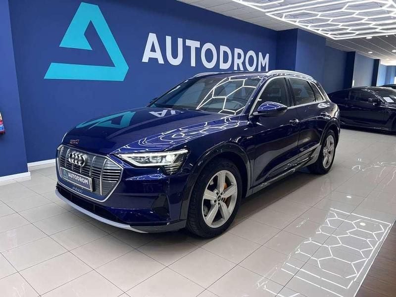 Usado Audi e-tron 300 kW (408 CV) 2022 Azul SUV
