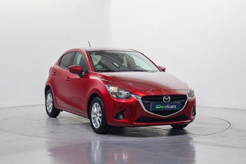 Usado Mazda 2 75 CV (55 kW) 2017 Rojo Berlina