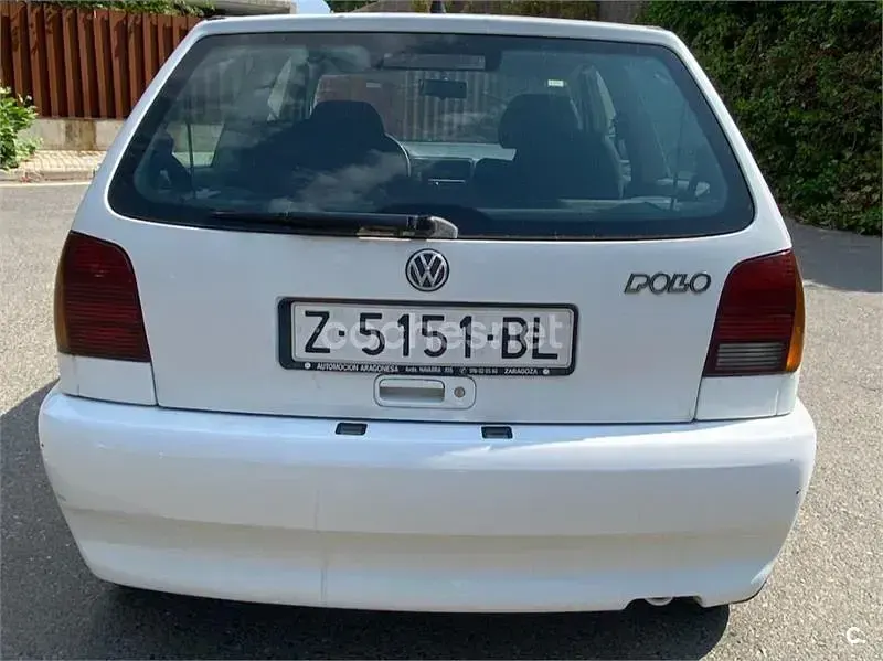 Usado VW Polo Classicline 55 CV (40 kW) 1991 Blanco Berlina