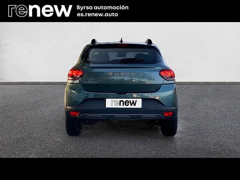 Usado Dacia Sandero Extreme 100 CV (73 kW) 2025 Verde Berlina