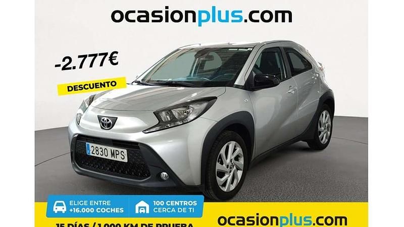 Gris Usado 2024 Toyota Aygo Play Utilitario | 12.819 € (Precio justo) - Imagen 1/4