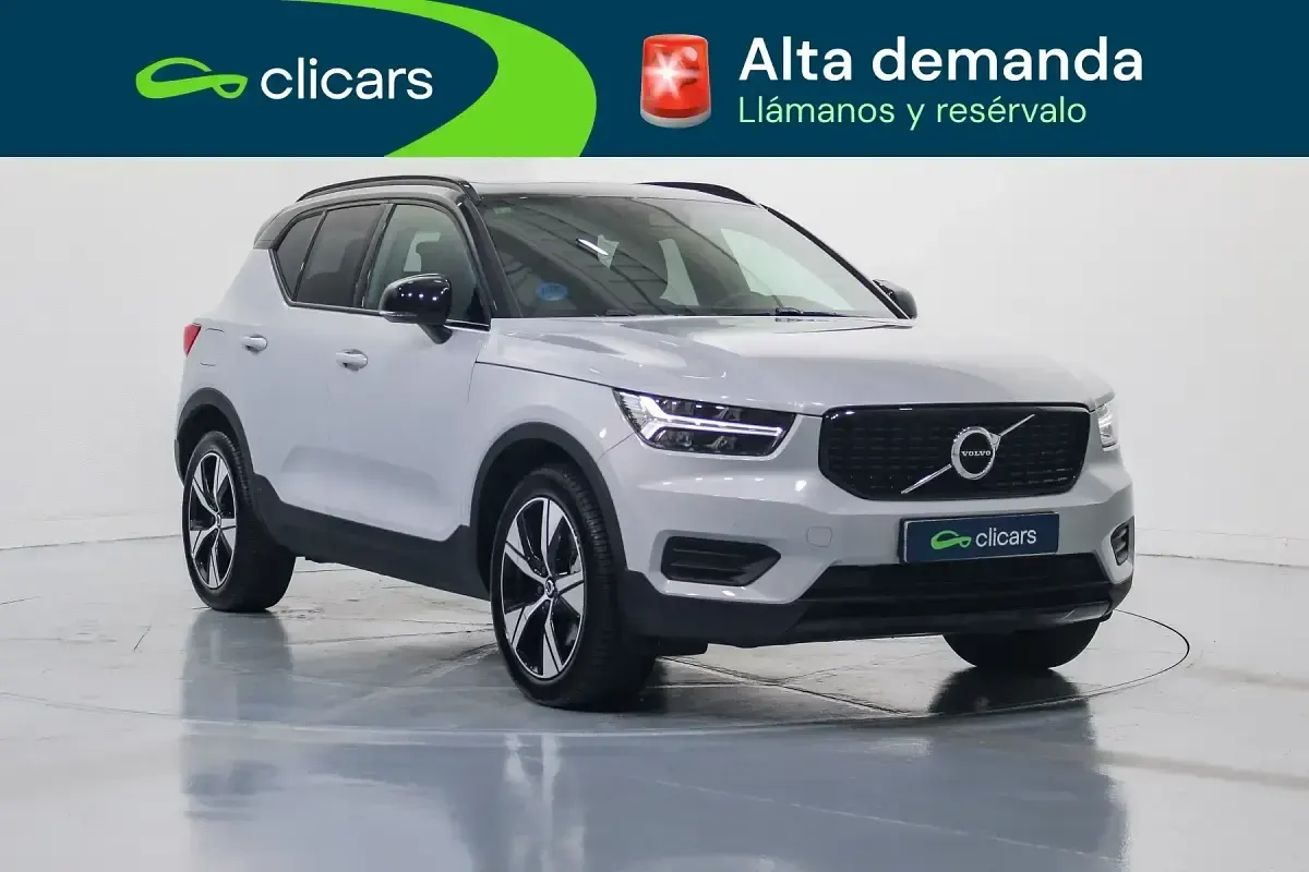 Usado Volvo XC40 Plus 262 CV (192 kW) 2022 Gris / plata SUV