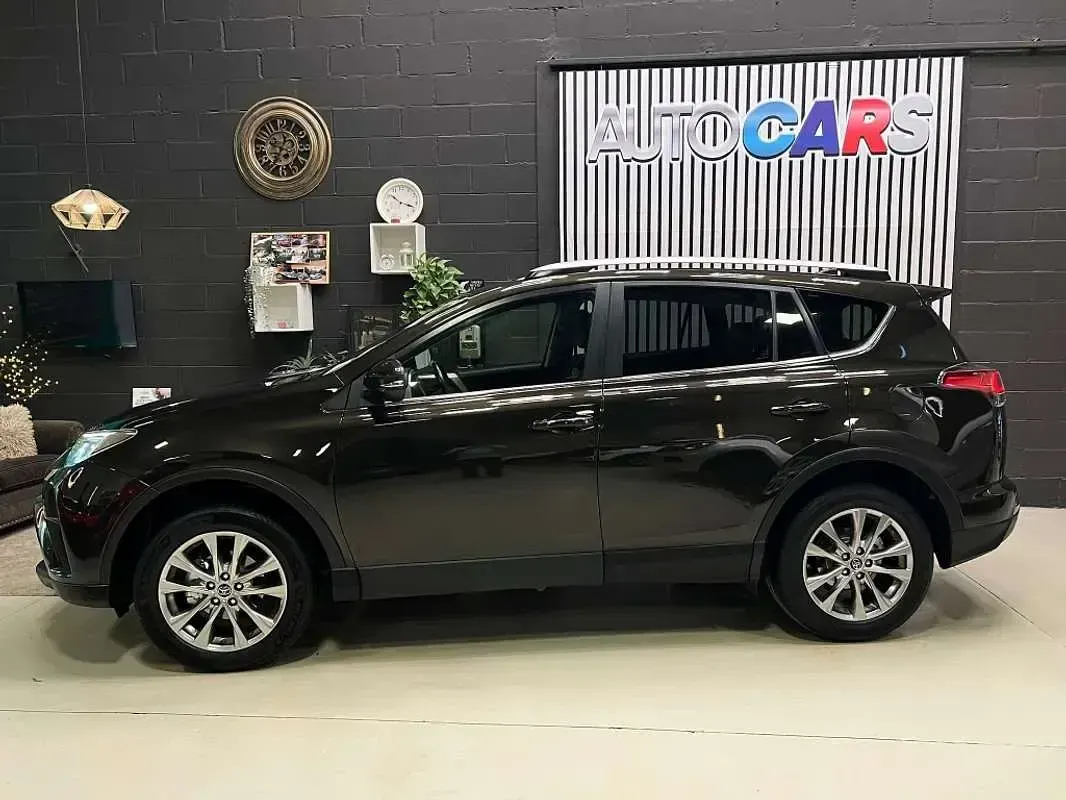 Usado Toyota RAV4 Business Edition 143 CV (105 kW) 2015 Marrón SUV