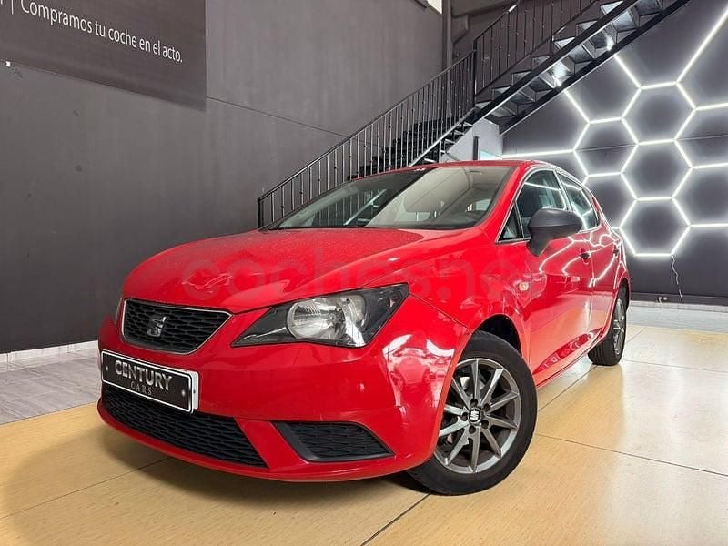 Usado Seat Ibiza Reference 90 CV (66 kW) 2015 Rojo Berlina