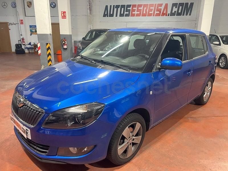 Azul Usado 2014 Skoda Fabia Berlina | 6699 € (Precio justo) - Imagen 1/4