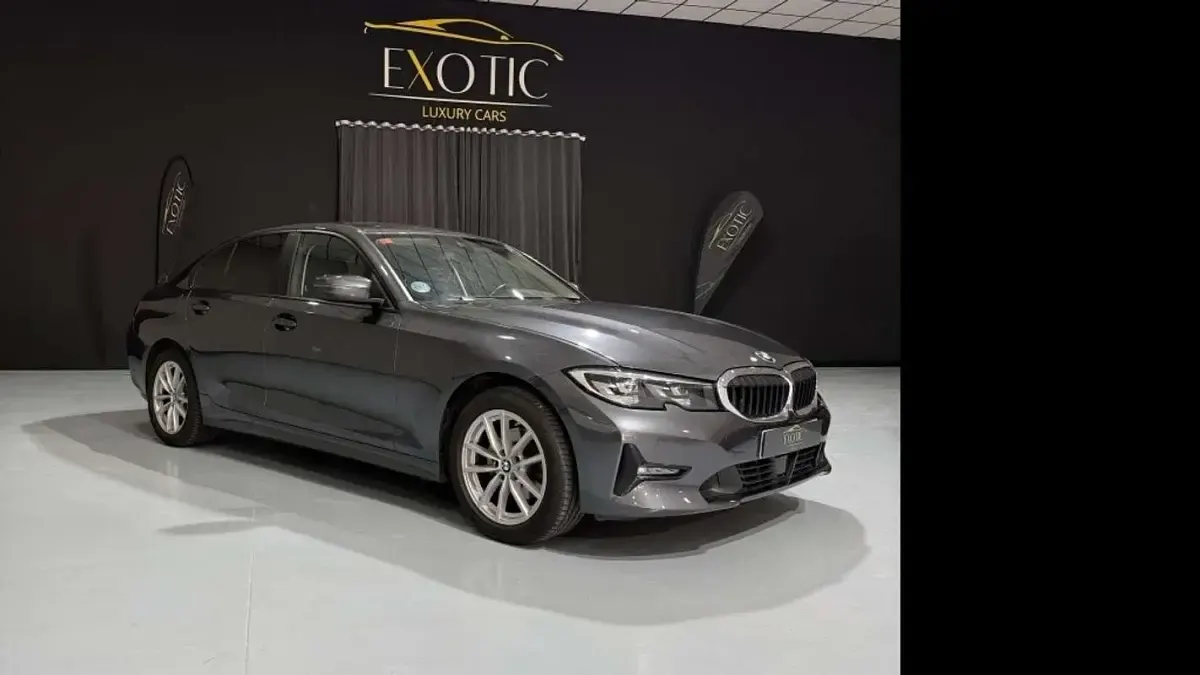 Usado BMW 320 Comfort Edition 184 CV (135 kW) 2021 Gris Berlina