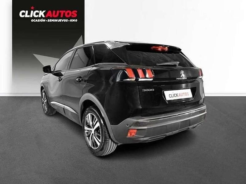 Usado Peugeot 3008 Allure 131 CV (96 kW) 2023 Negro SUV