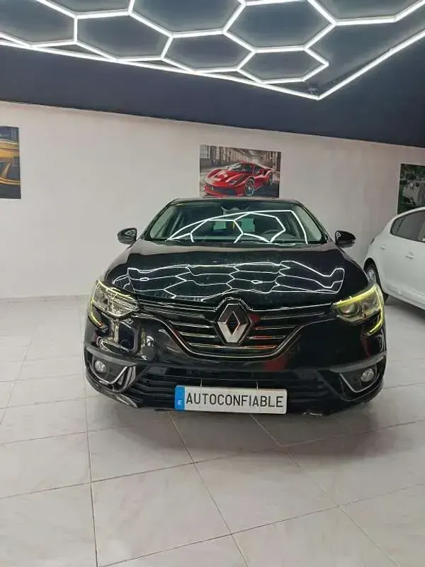 Usado Renault Mégane GrandTour Life 101 CV (74 kW) 2016 Negro Familiar