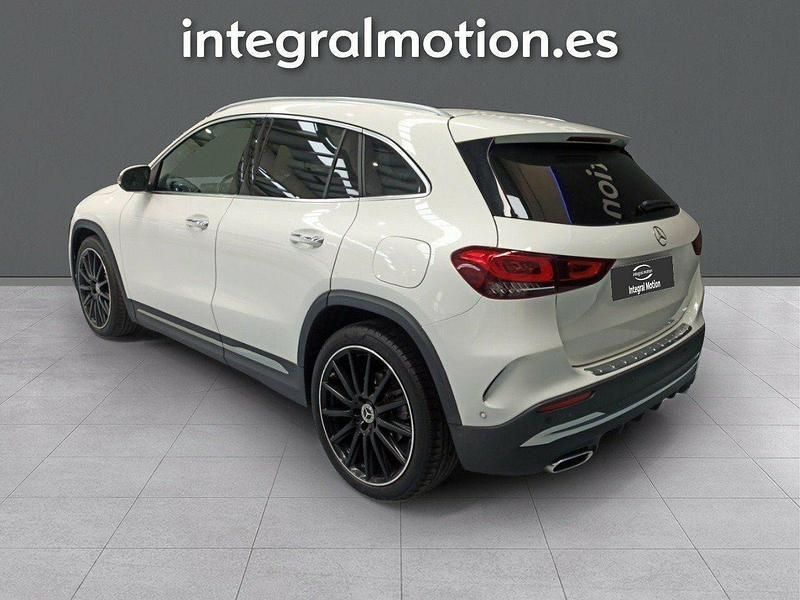 Usado Mercedes GLA200 150 CV (110 kW) 2020 Blanco SUV