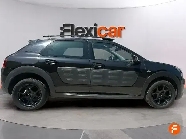 Usado Citroën C4 Cactus Feel 110 CV (80 kW) 2017 Negro Utilitario