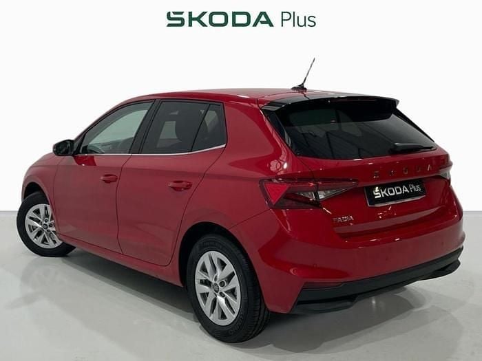 Usado Skoda Fabia Selection 115 CV (84 kW) 2025 Rojo Utilitario