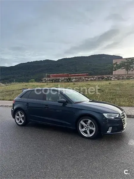 Usado Audi A3 Sport 110 CV (80 kW) 2017 Azul Berlina