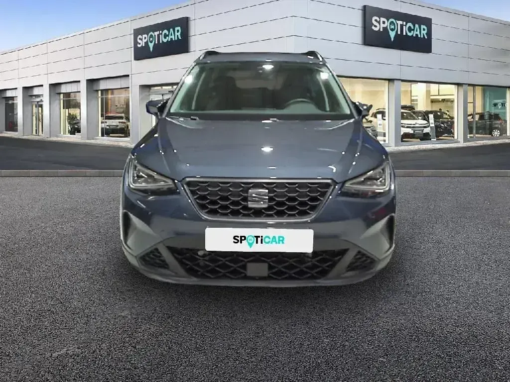 Usado Seat Arona Style 110 CV (80 kW) 2023 Gris SUV