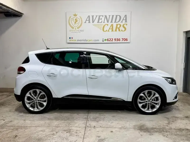 Usado Renault Scénic Intens 95 CV (69 kW) 2017 Blanco Monovolumen