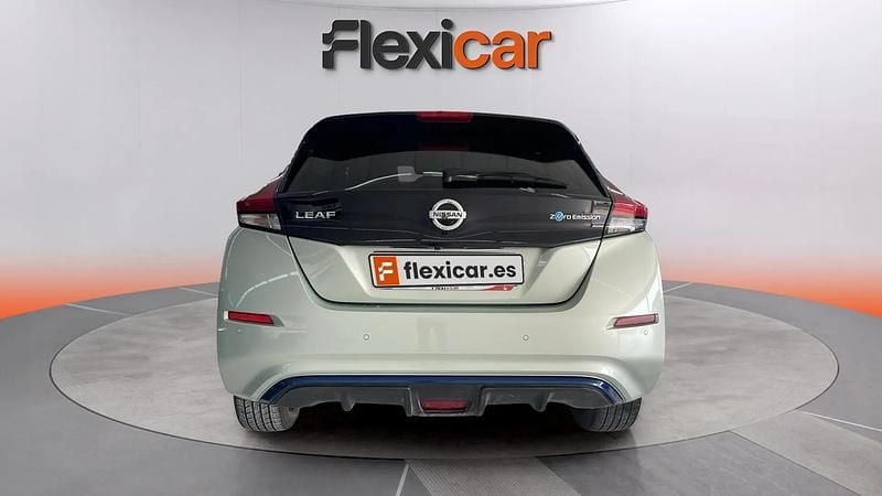 Usado Nissan Leaf N-Connecta 110 kW (150 CV) 2018 Beige Utilitario