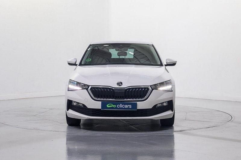 Usado Skoda Scala Ambition 110 CV (80 kW) 2022 Blanco Utilitario