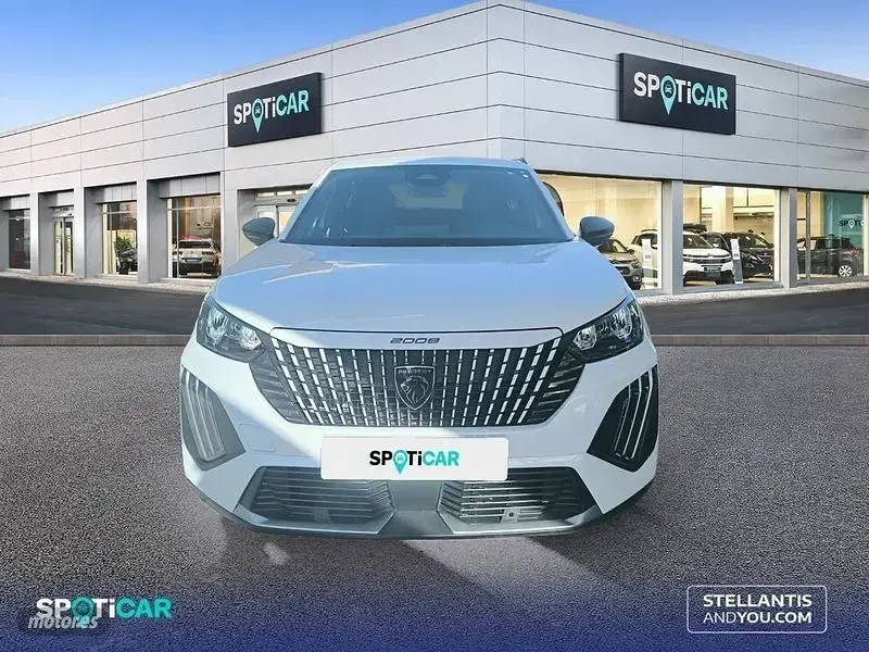 Usado Peugeot 2008 Allure 145 CV (106 kW) 2025 Blanco SUV