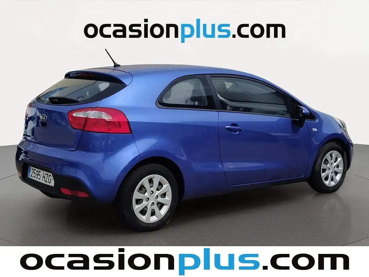Usado Kia Rio 86 CV (63 kW) 2014 Azul Utilitario
