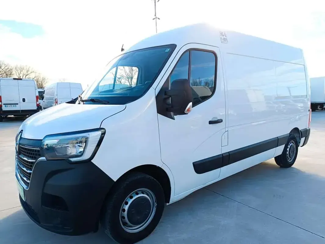 Usado Renault Master 135 CV (99 kW) 2022 Blanco Monovolumen