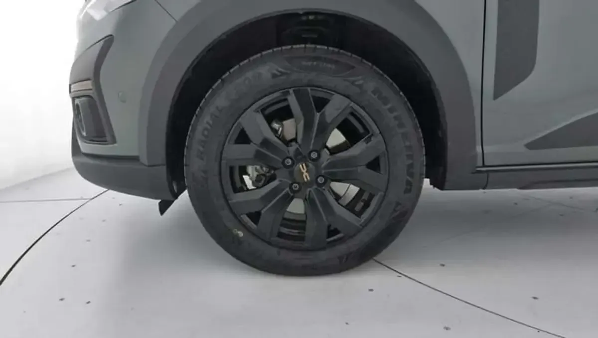 Usado Dacia Jogger Extreme 140 CV (102 kW) 2024 Verde Monovolumen