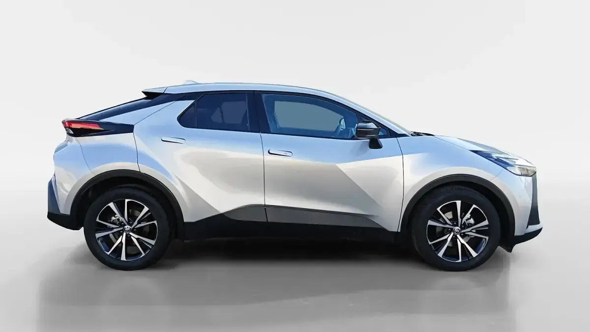 Usado Toyota C-HR Advance 140 CV (102 kW) 2025 Gris SUV