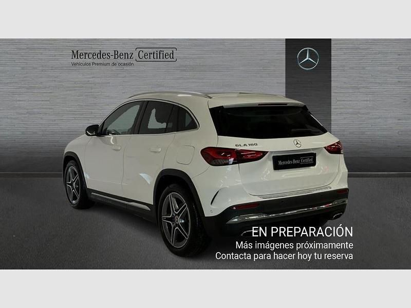 Usado Mercedes GLA180 AMG line 136 CV (100 kW) 2021 Blanco SUV