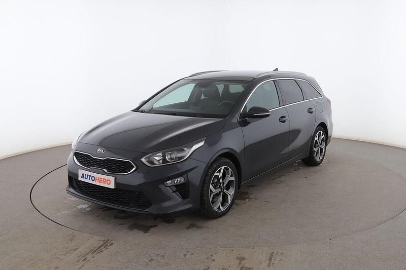 Usado Kia Ceed 120 CV (88 kW) 2019 Gris Utilitario