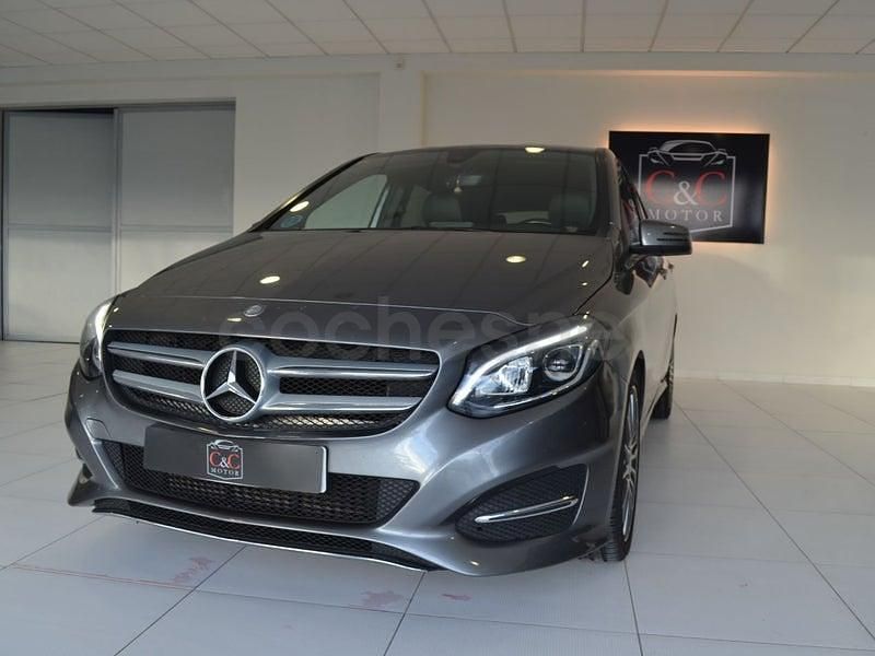 Usado Mercedes B180 109 CV (80 kW) 2017 Gris / plata Monovolumen