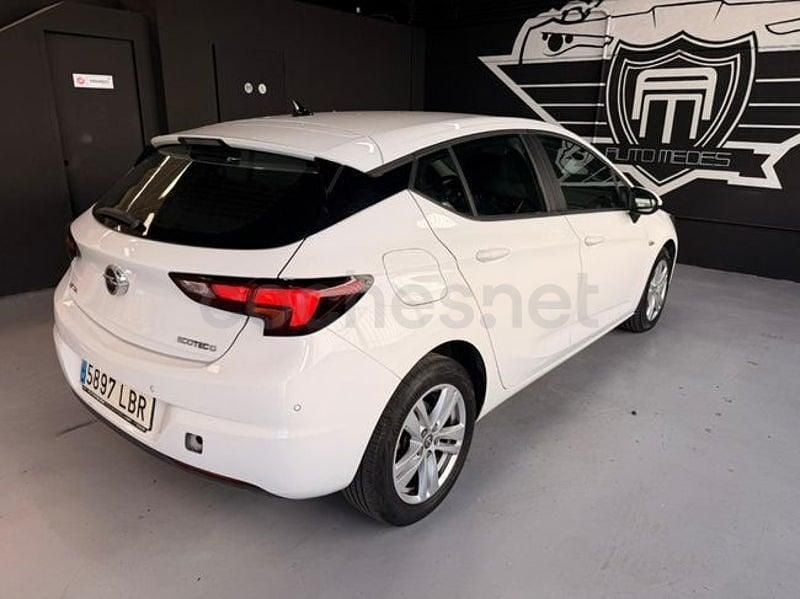 Usado Opel Astra Dynamic 136 CV (100 kW) 2019 Blanco Berlina