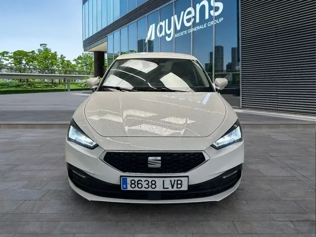 Usado Seat Leon Style 116 CV (85 kW) 2021 Blanco Utilitario