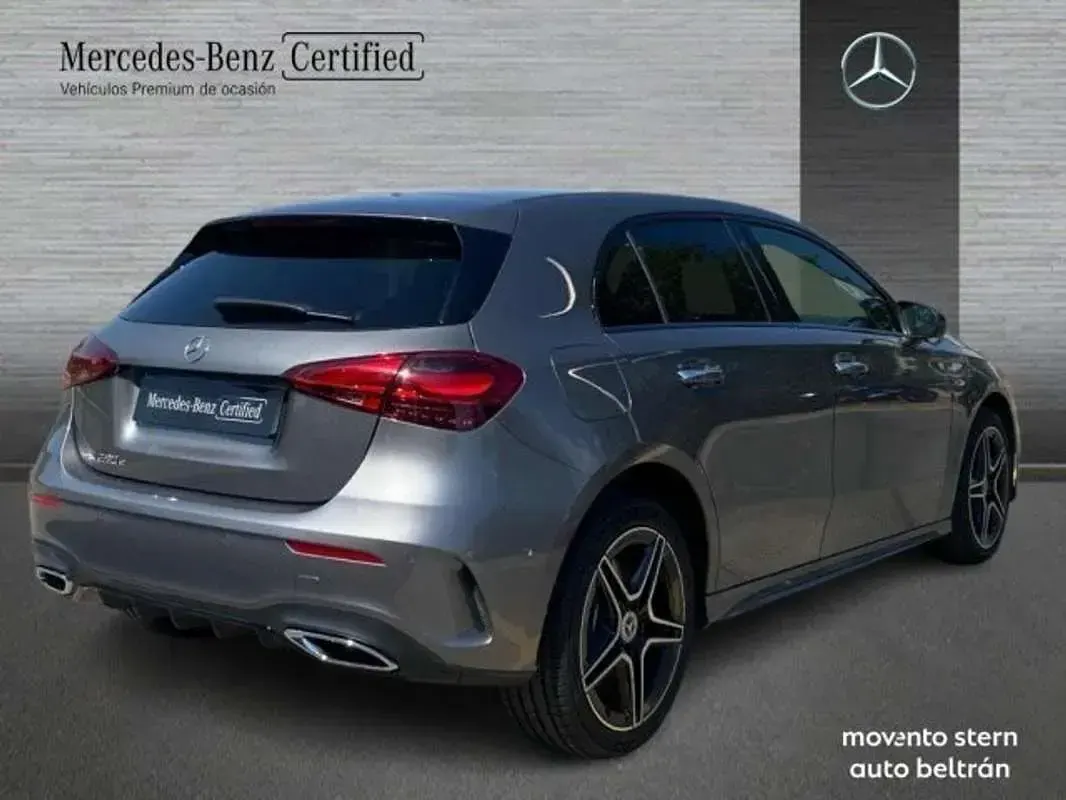 Usado Mercedes A250 Advanced 218 CV (160 kW) 2025 Gris Utilitario
