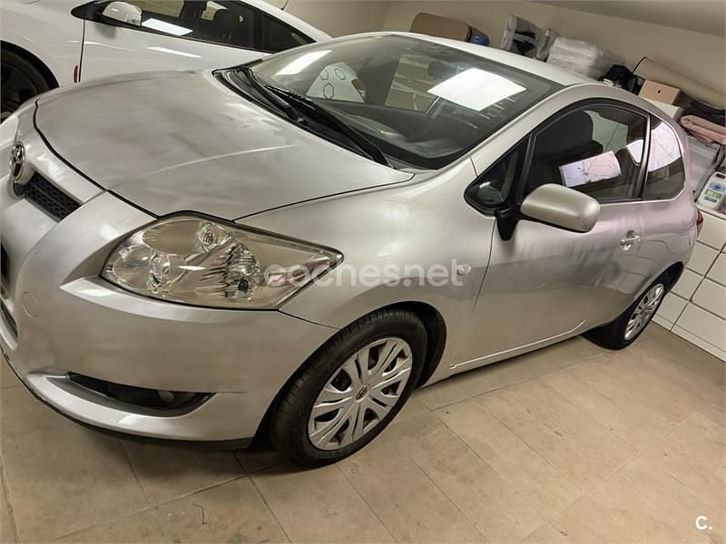 Usado Toyota Auris Luna 126 CV (92 kW) 2008 Gris / plata Berlina