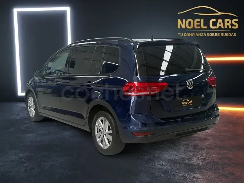 Usado VW Touran Business 115 CV (84 kW) 2020 Azul Monovolumen