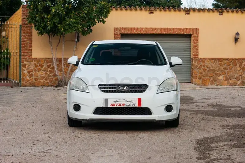 Usado Kia Ceed Active 126 CV (92 kW) 2009 Blanco Utilitario
