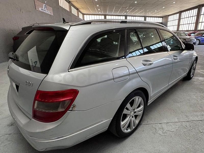 Usado Mercedes C220 Avantgarde 170 CV (125 kW) 2008 Gris / plata Familiar
